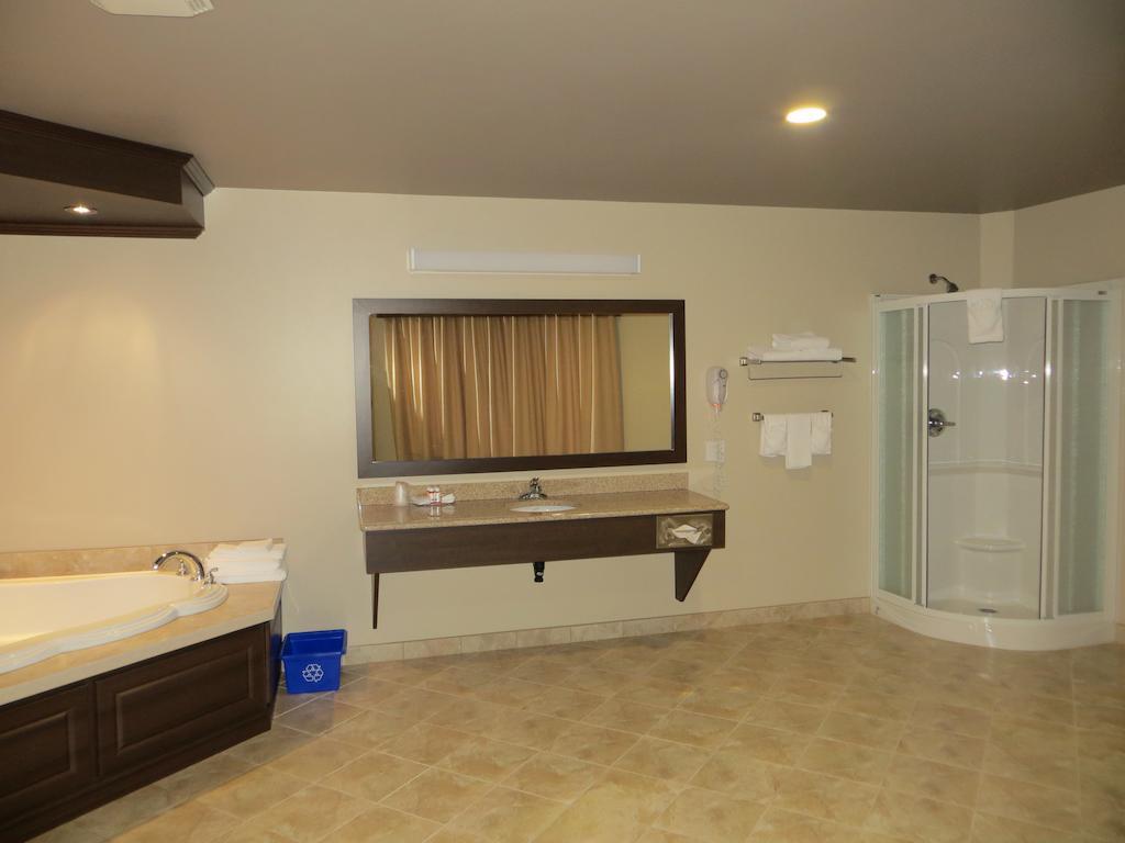 Villegiature Deux Rivieres Resort Tracadie Room photo