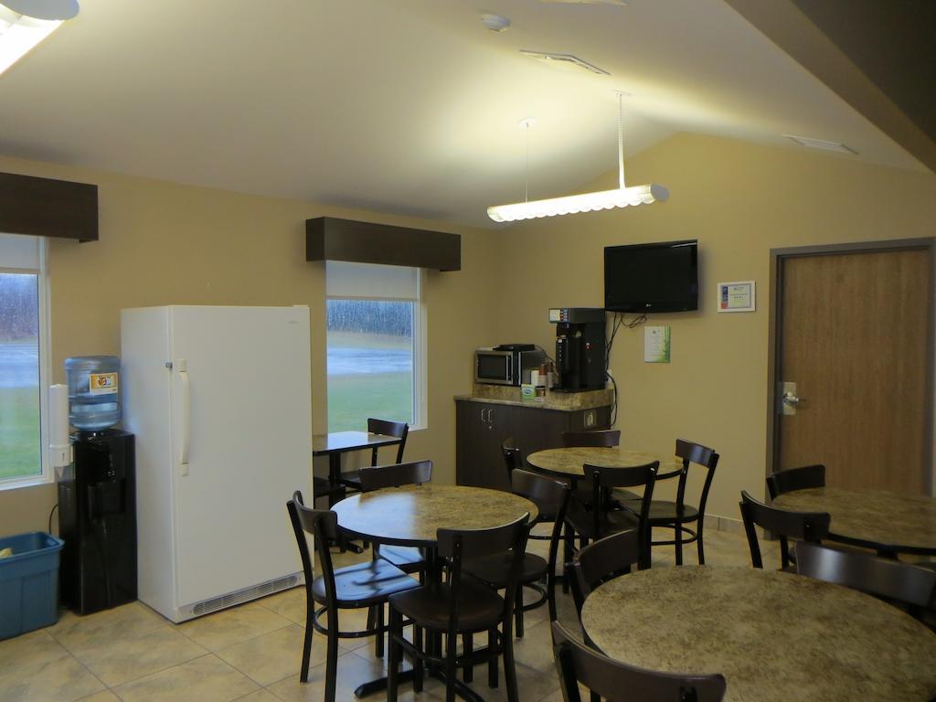 Villegiature Deux Rivieres Resort Tracadie Exterior photo