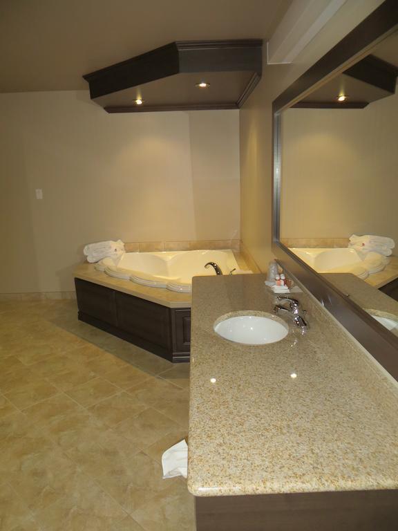 Villegiature Deux Rivieres Resort Tracadie Room photo