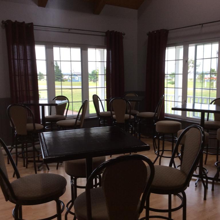 Villegiature Deux Rivieres Resort Tracadie Exterior photo