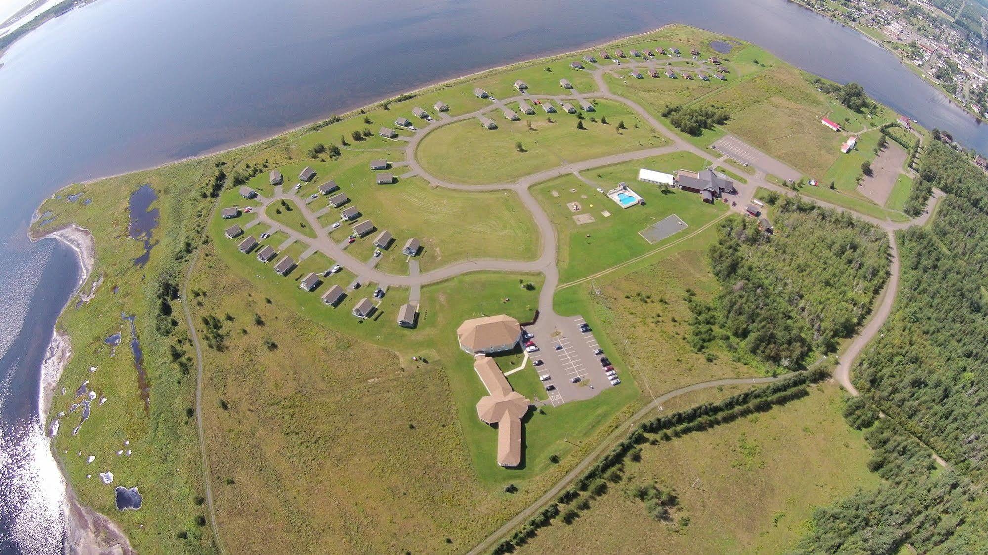 Villegiature Deux Rivieres Resort Tracadie Exterior photo